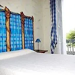 De La Tour A Otel 2*