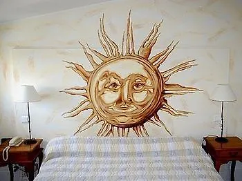 Hotel De La Tour A 2*