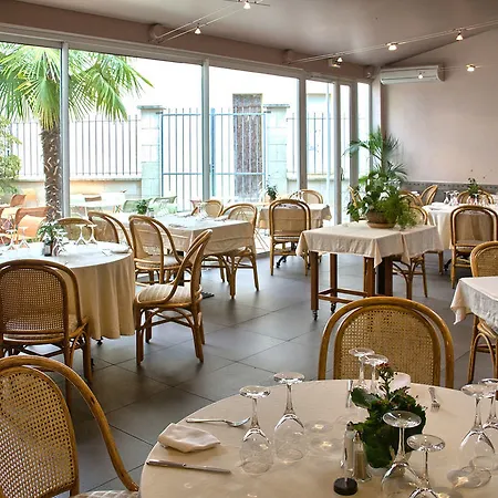 De La Tour A Hotel